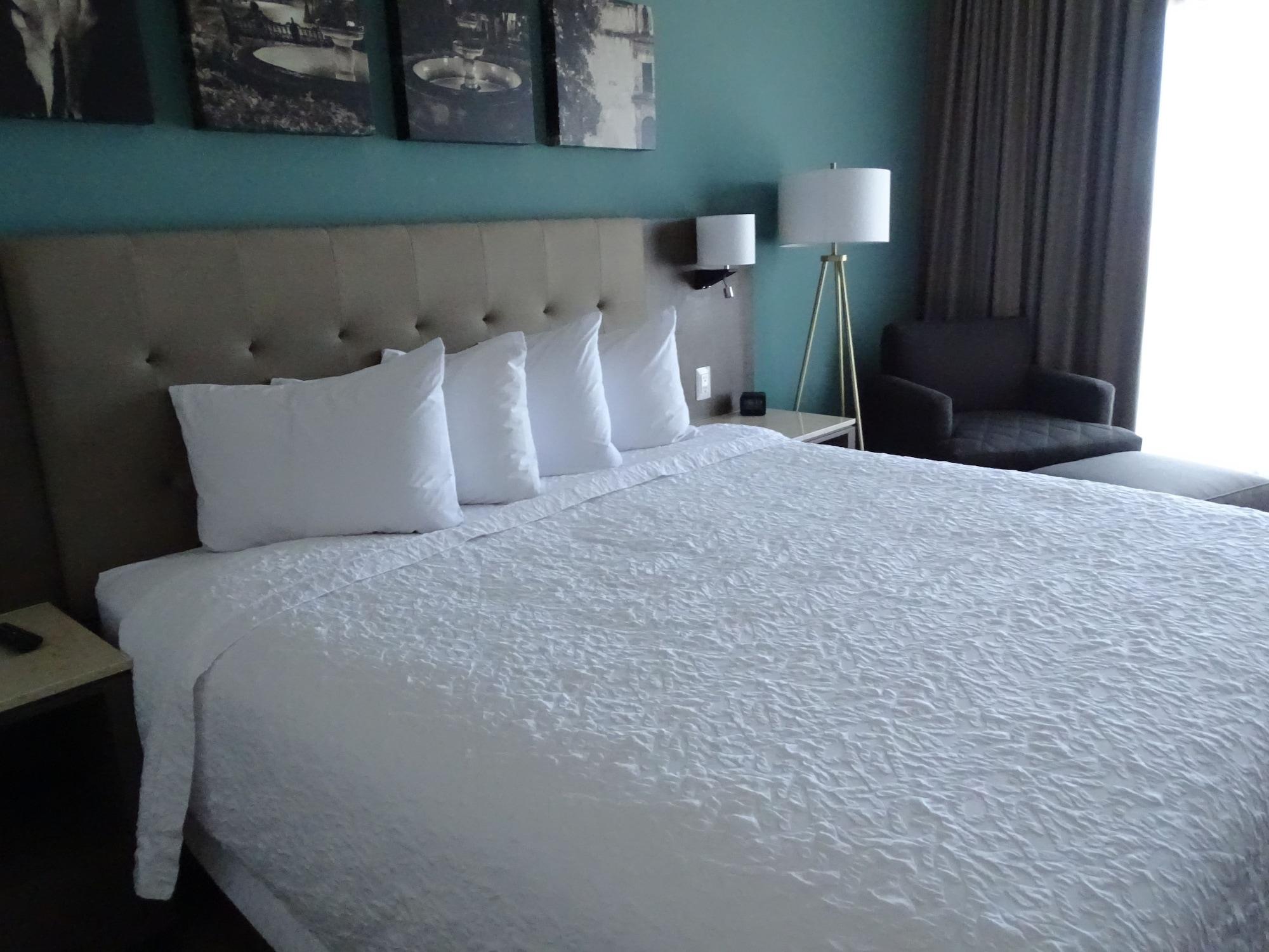 Hampton Inn By Hilton Celaya Ngoại thất bức ảnh