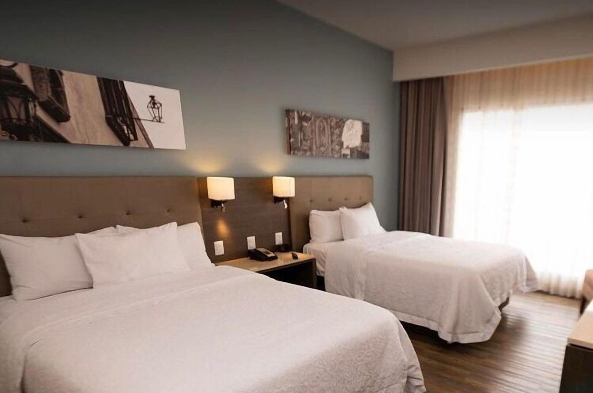 Hampton Inn By Hilton Celaya Ngoại thất bức ảnh