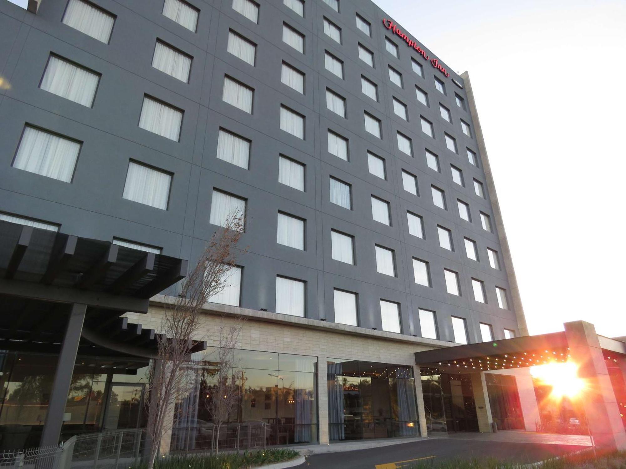 Hampton Inn By Hilton Celaya Ngoại thất bức ảnh