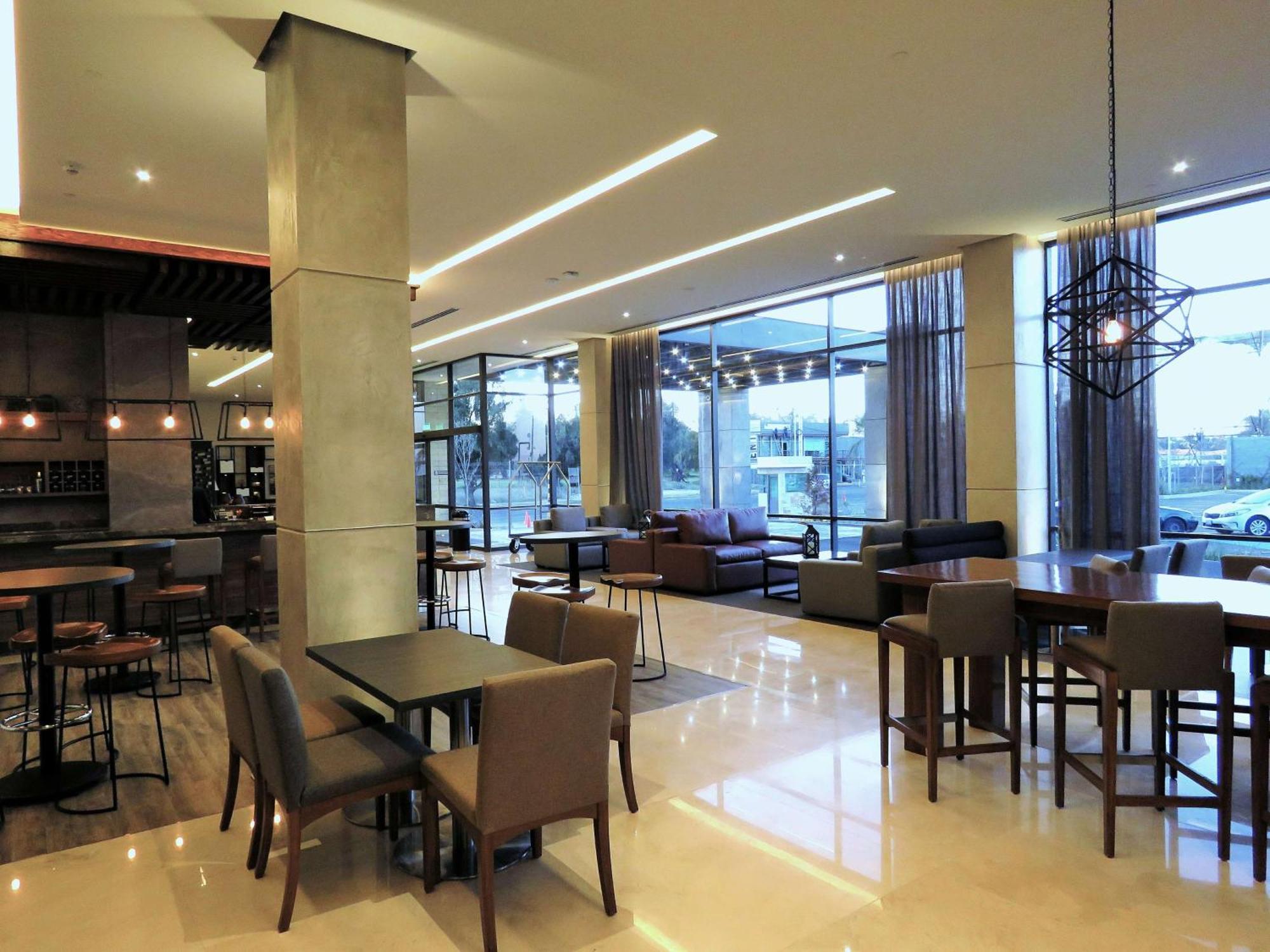 Hampton Inn By Hilton Celaya Ngoại thất bức ảnh