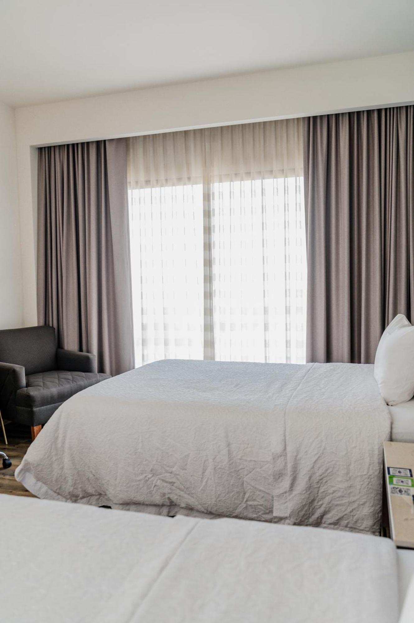 Hampton Inn By Hilton Celaya Celaya  Phòng bức ảnh