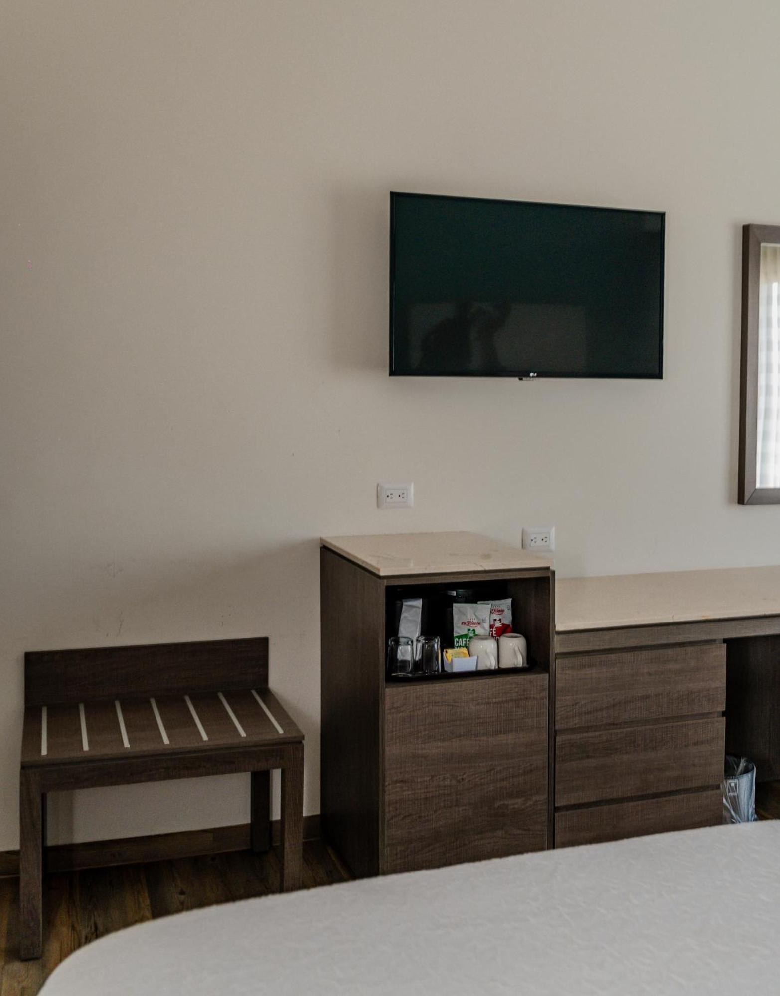 Hampton Inn By Hilton Celaya Phòng bức ảnh