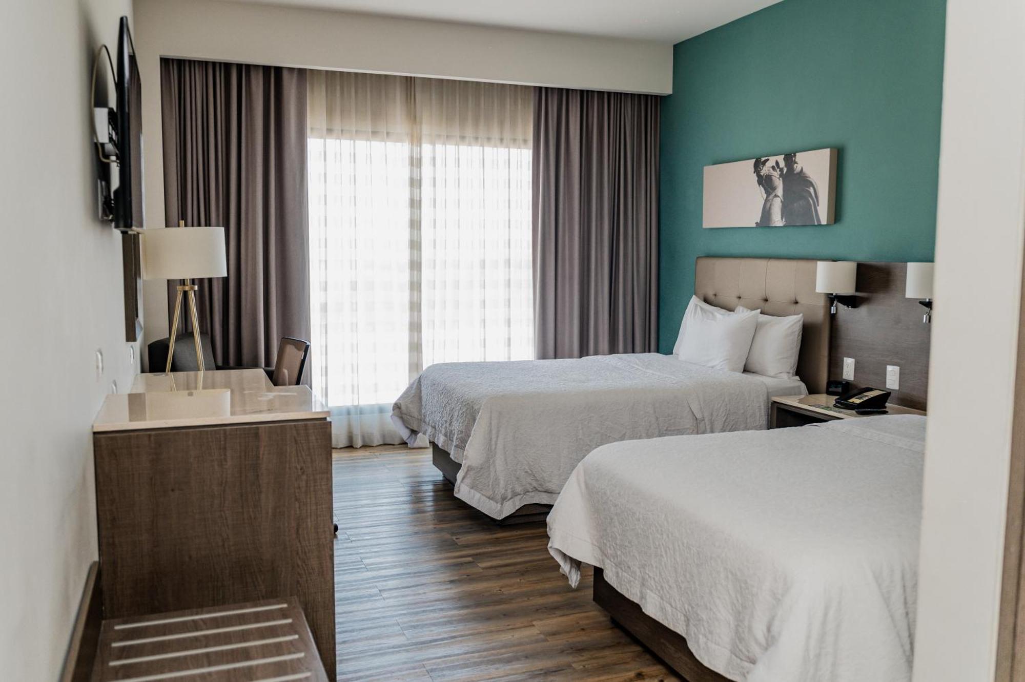 Hampton Inn By Hilton Celaya Phòng bức ảnh
