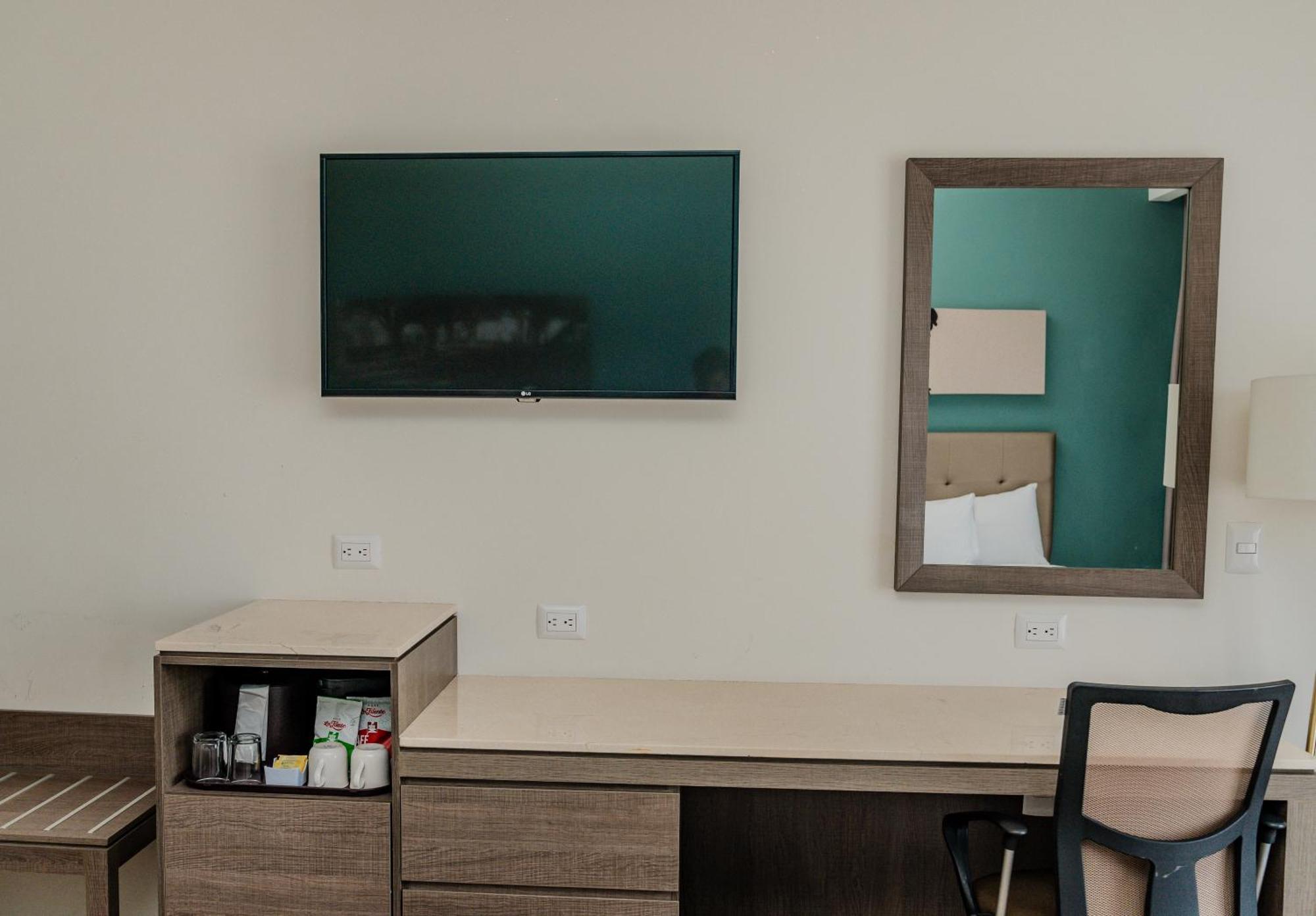 Hampton Inn By Hilton Celaya Celaya  Ngoại thất bức ảnh